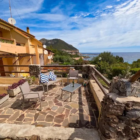 Casa Sulla Spiaggia Beach Steps To Beach Appartement Cala Gonone